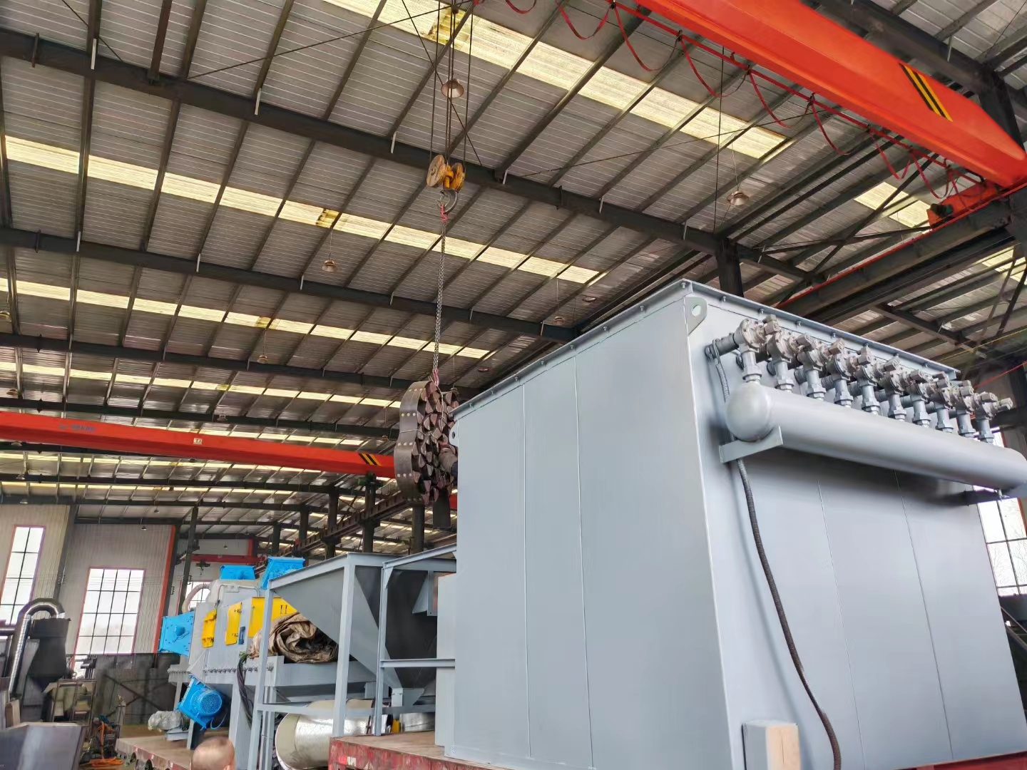 汽車大梁怎么除銹_汽車大梁打砂除銹機(jī)_給大車噴砂除銹